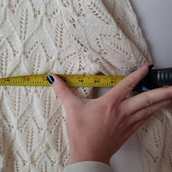 Elegant Cream Knit Sweater - Picture 5 of 7